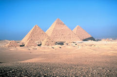 古代エジプトのピラミッドとスフィンクスの衛星画像